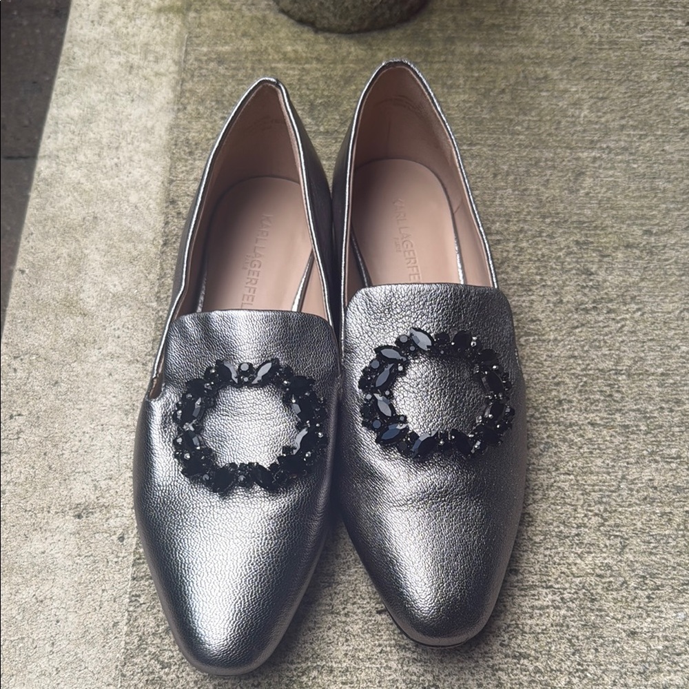 NWOT  karl lagerfield Bella Vita Silver Flats with Black Embellishments